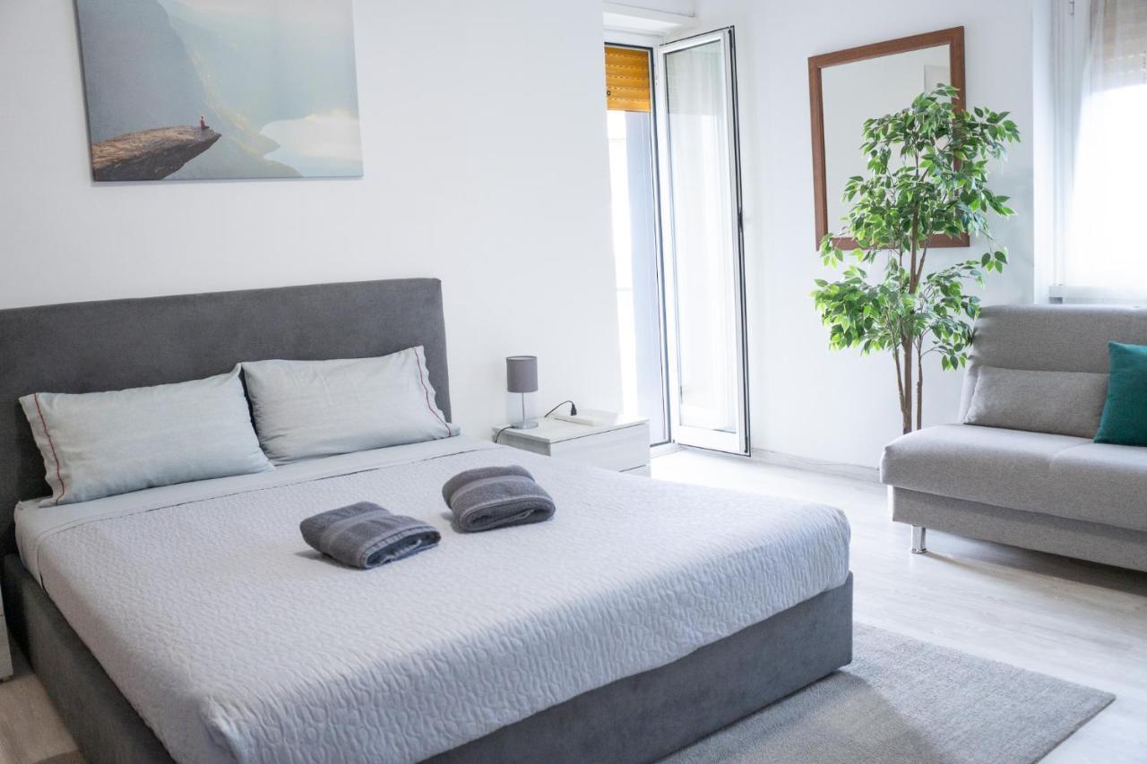 Nonna Pina Guest House Moderno Appartamento Vicino Metro AWifi,Netflix Ρώμη Εξωτερικό φωτογραφία